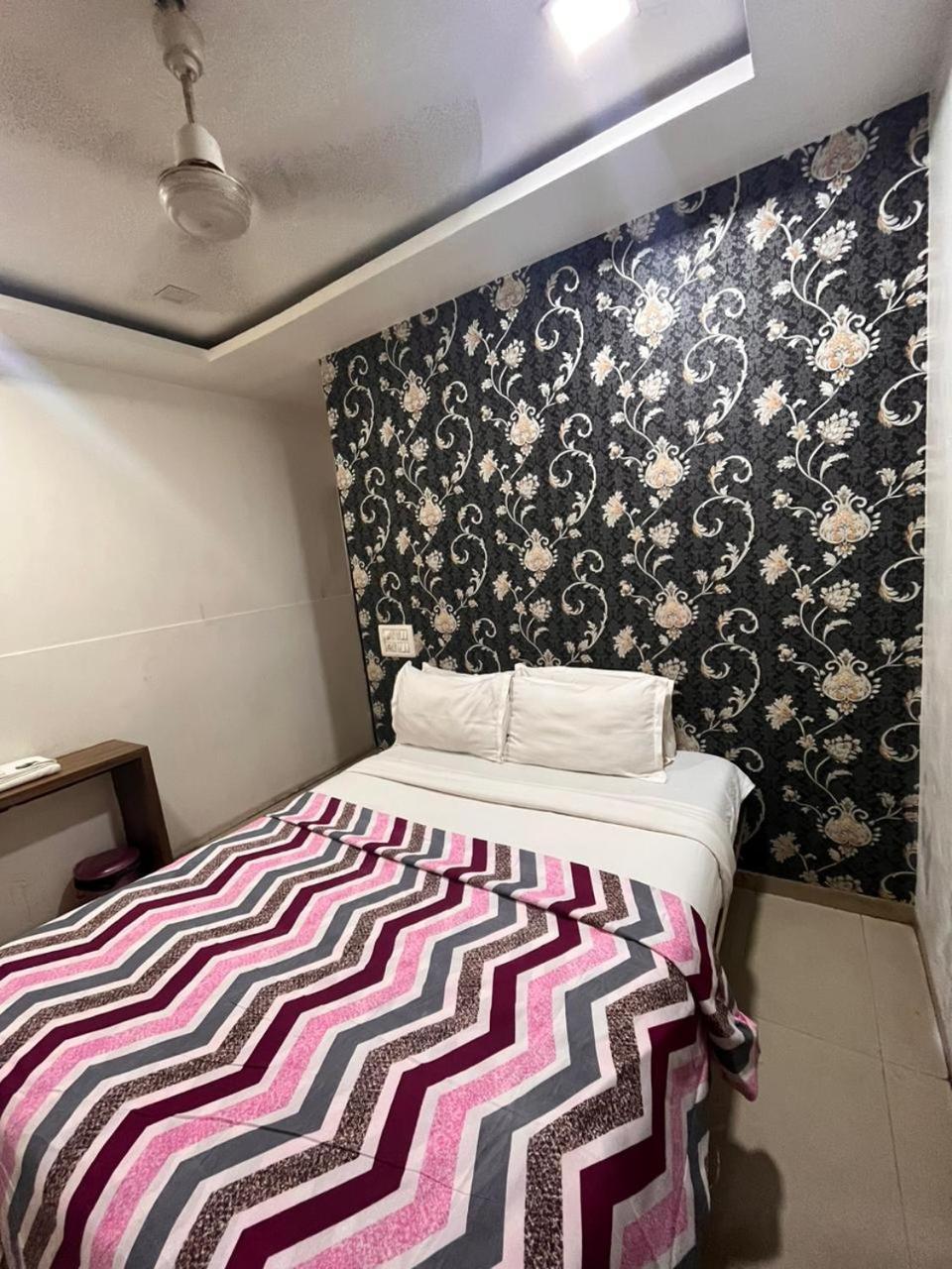 Hotel Havana Mumbai Exterior photo